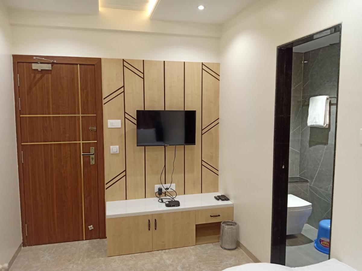 Hotel Suvarnam Residency アフマドナガル エクステリア 写真