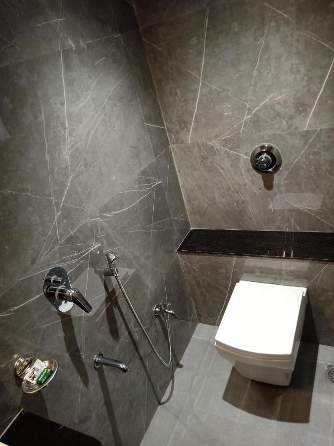Hotel Suvarnam Residency アフマドナガル エクステリア 写真